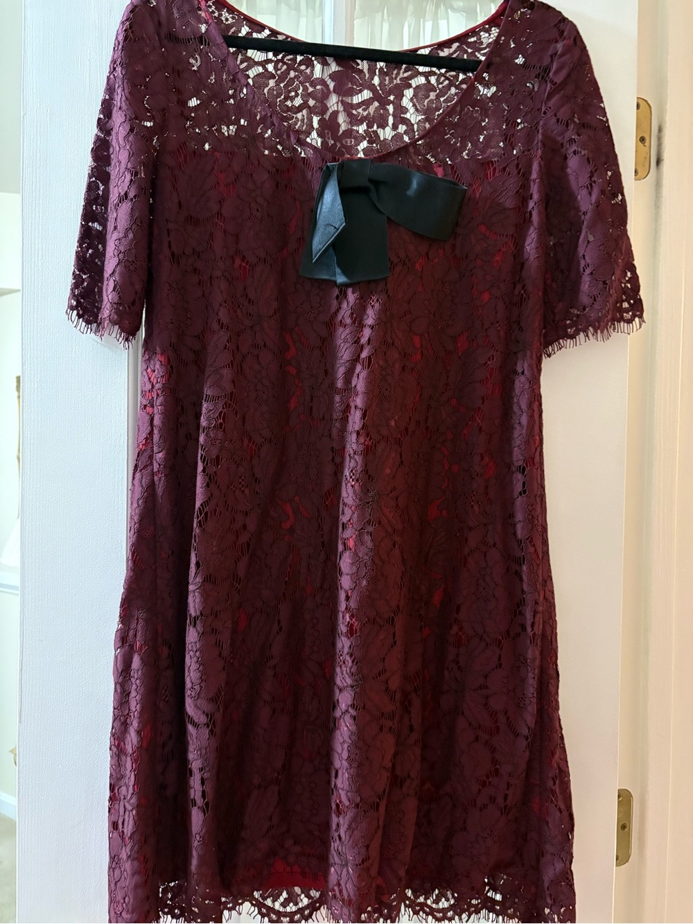 Kate Spade Lace Bow-Back Accent Women's Dress in Burgundy